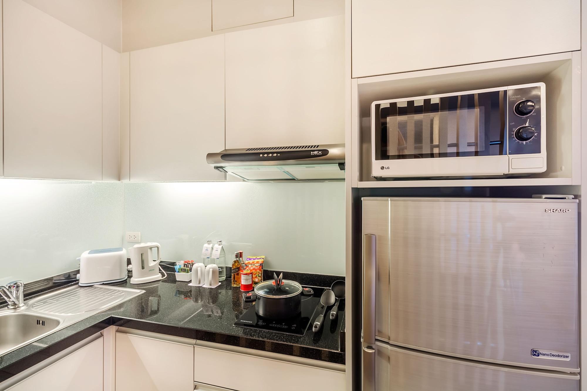 Отель Sora & Sukhumvit 4*